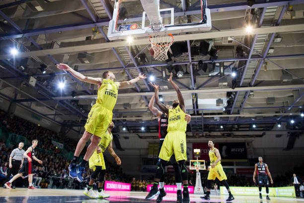 坛的欧冠专 坛的欧冠专