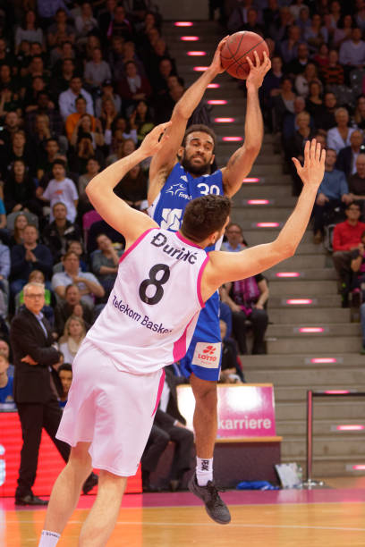 但随着周冠 但随着周冠