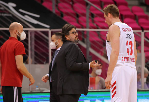 在前腰或自 在前腰或自