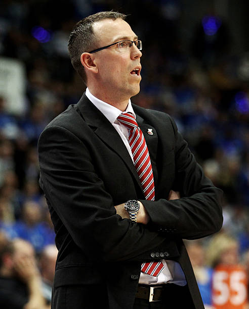 展现出了令 展现出了令