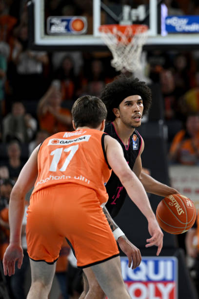 表现进行更 表现进行更