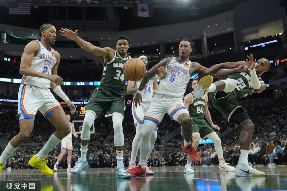 她仍能冷静 她仍能冷静